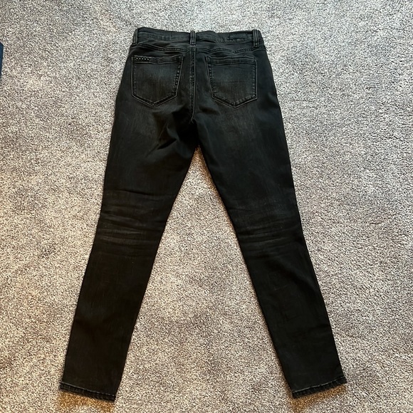 Blank NYC Black cropped jeans with side embellishment - Picture 2 of 8